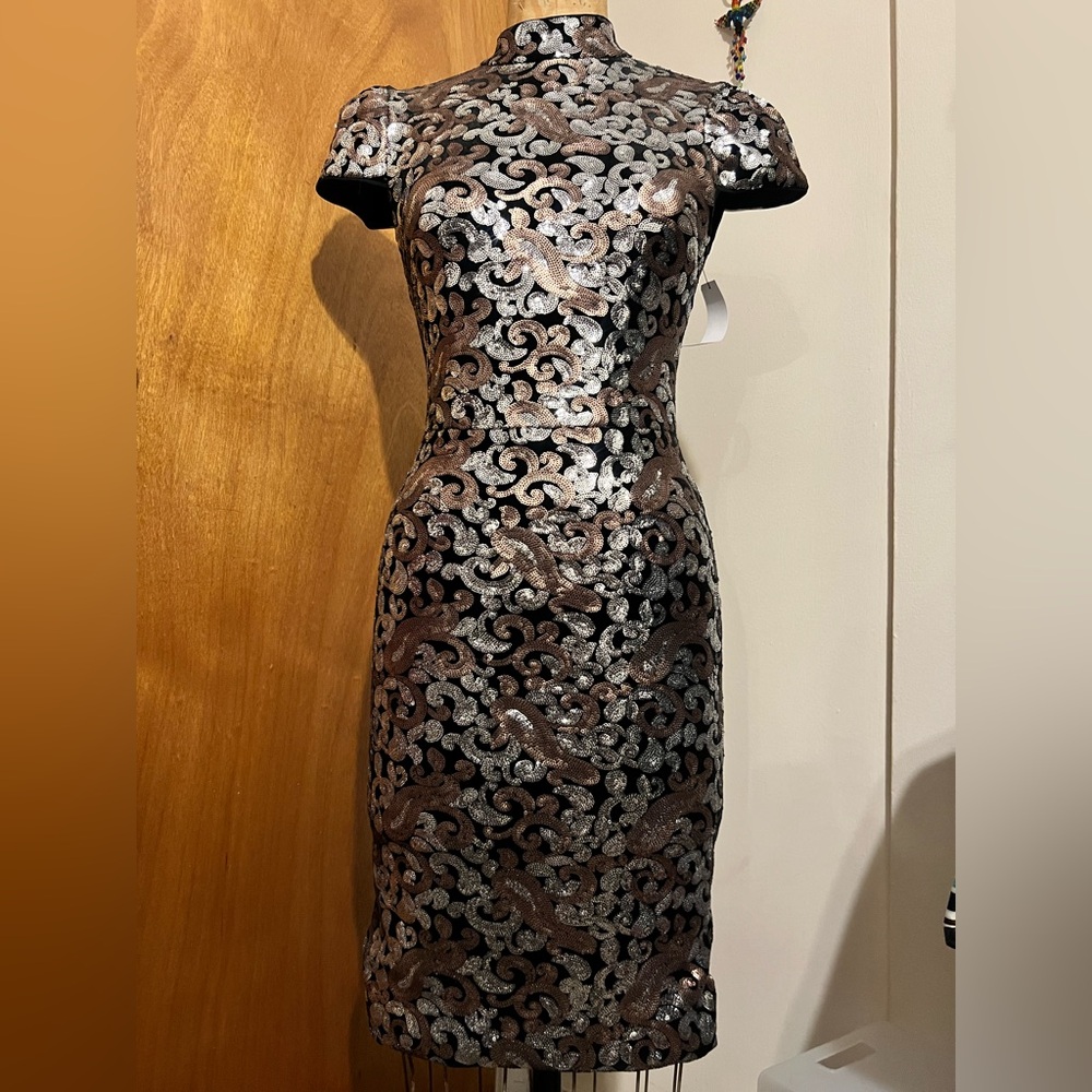 Alice + Olivia Silver and Black Sheath Midi Dress